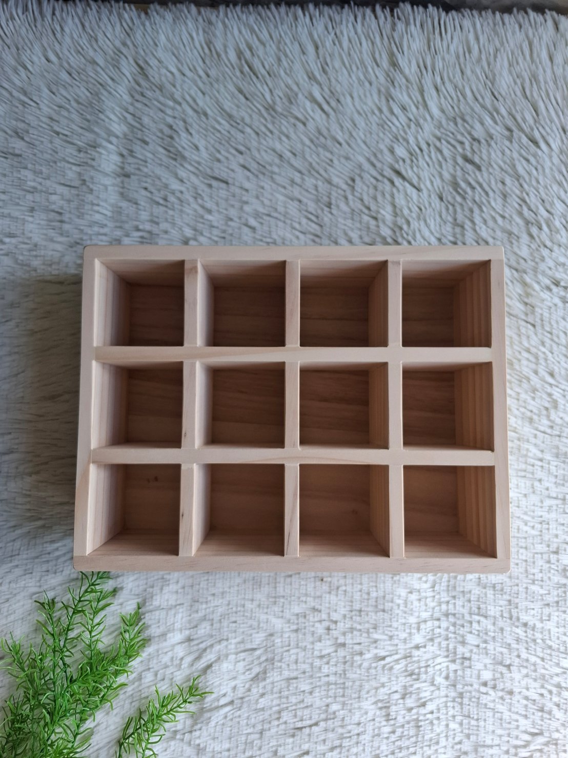 ถาดไม้สน