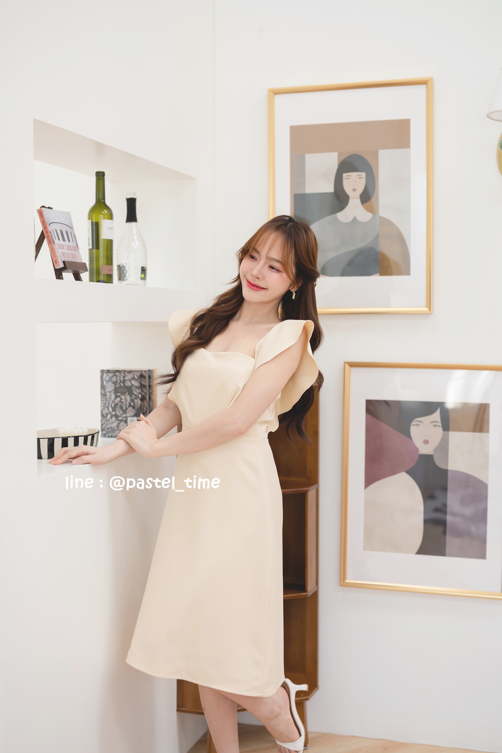 Rika Ruffle Dress : สีครีม