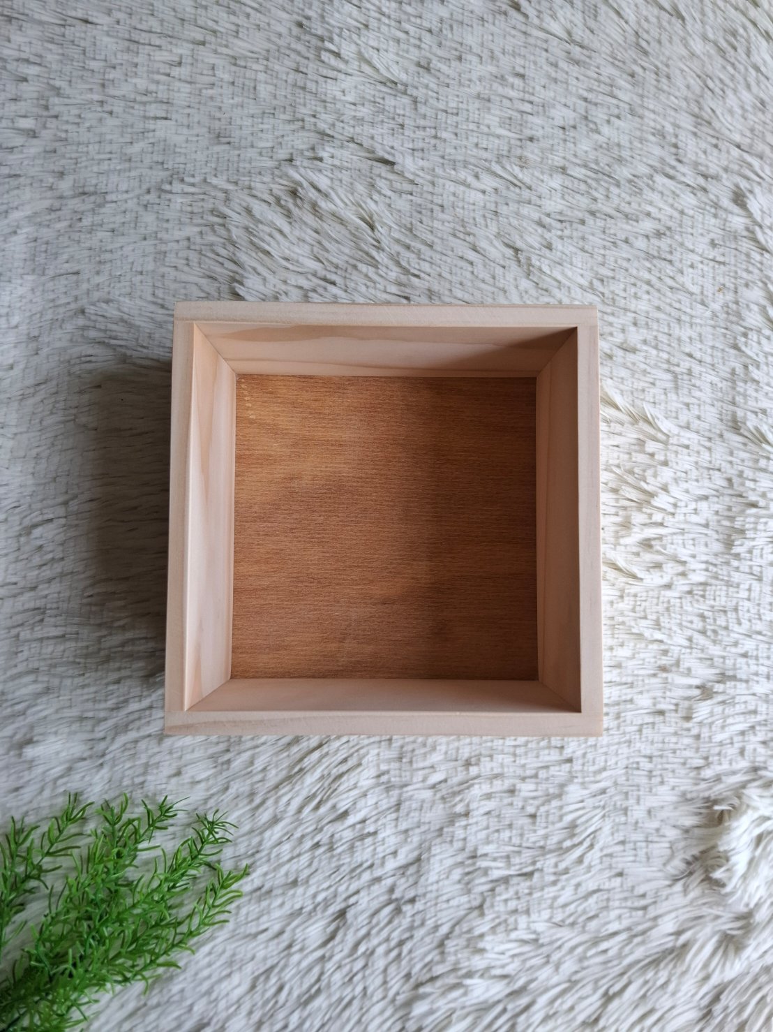 กล่องไม้สนฝาครอบ