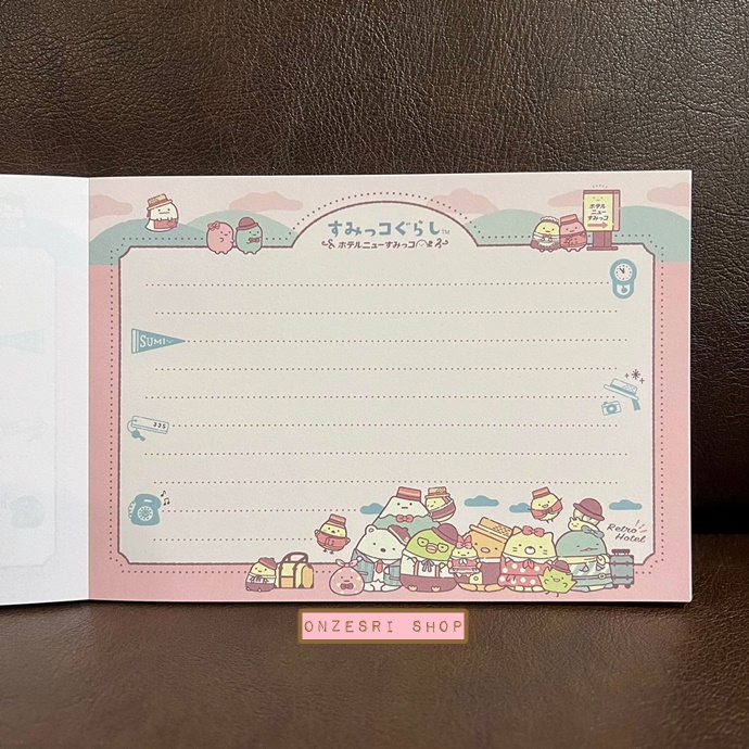 สมุดฉีก Sumikko Gurashi - Hotel New Sumikko แบบสีชมพู ขนาด 14.8 x 10.5 ซม. มี 4 ลาย รวม 100 แผ่น 2 แผ่นแรกเป็นโปสการ์ด