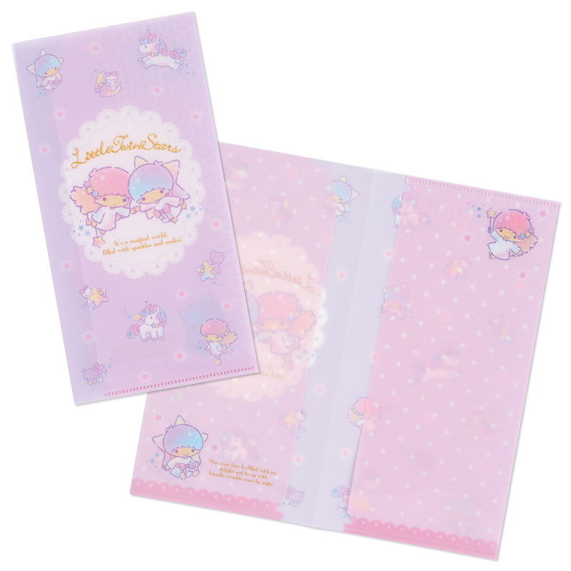 Sanrio Ticket Holder / Mask Holder แบบ Little Twin Stars สีม่วงชมพู ขนาด 12 x 23 ซม. เป็นแบบ Hologram วิ้ง ๆ เป็นแฟ้มเล็กแบบยาว สามารถนำไปใส่ใบเสร็จ เอกสาร ตั๋ว หรือไว้เก็บหน้ากากอนามัยได้ค่ะ
