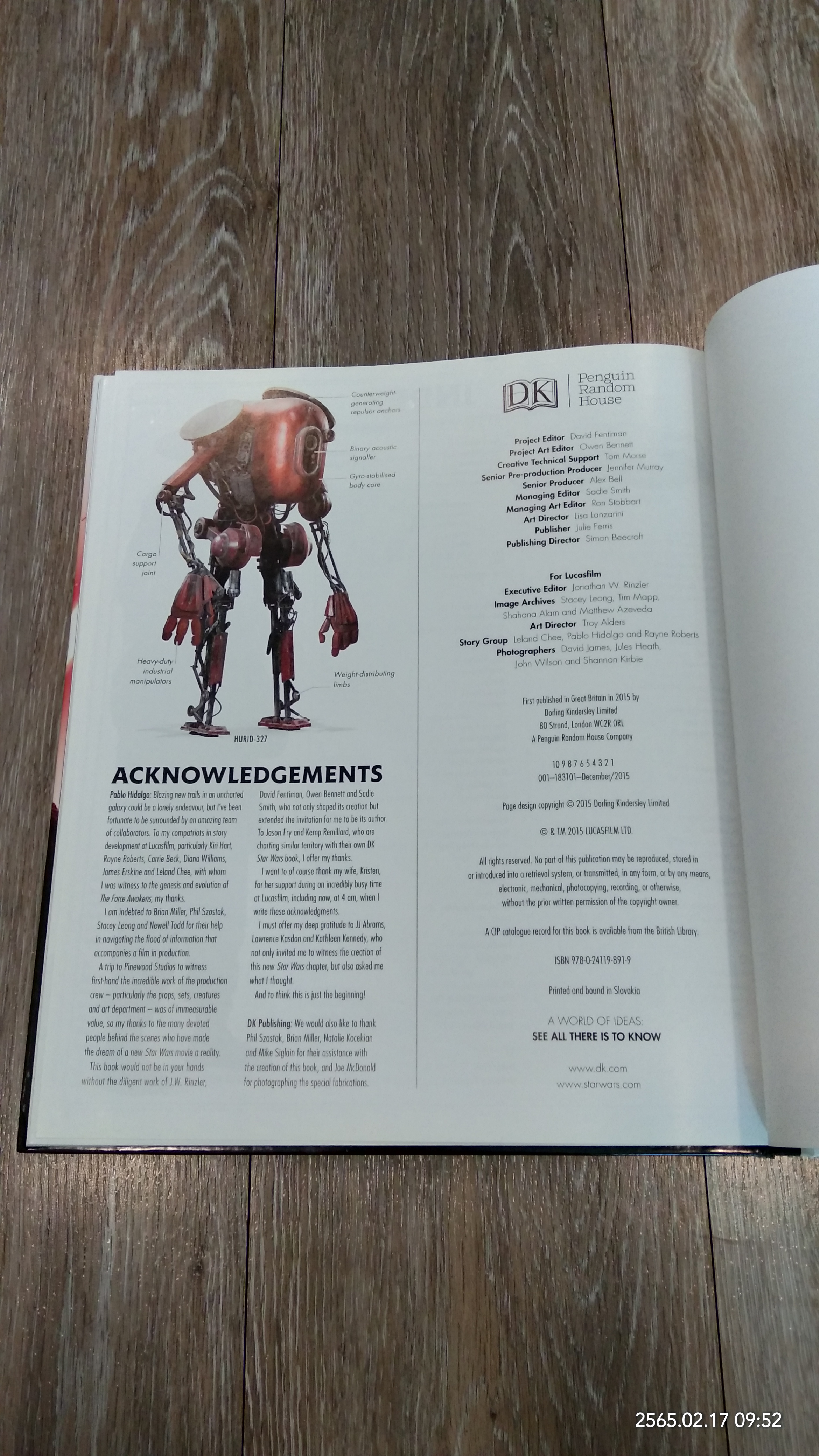 STAR WARS : THE FORCE AWAKENS THE VISUAL DICTIONARY