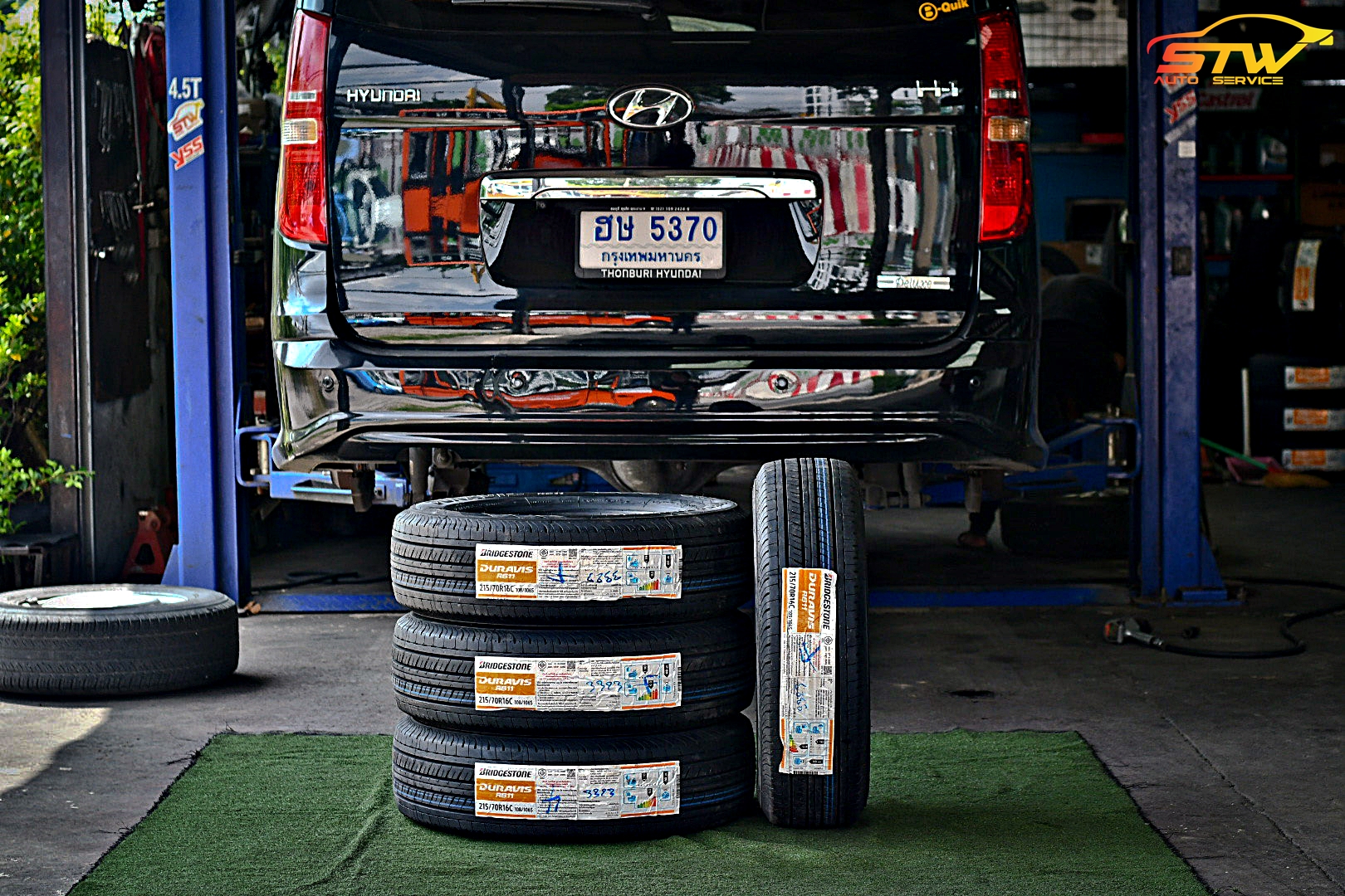 ยาง BRIDGESTONE DURAVIS R611 215/70R16 108/106S ติดตั้งใส่ HYUNDAI H1