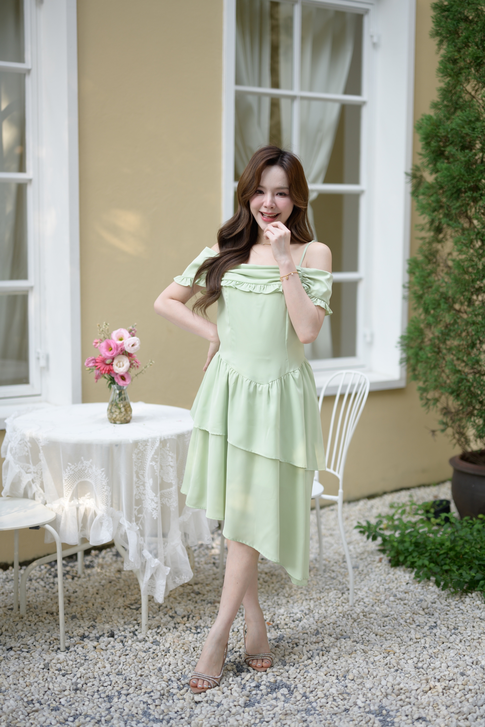 Fleur Classic Asymmetric Midi Dress : สีเขียว [Made by Pastel Time]