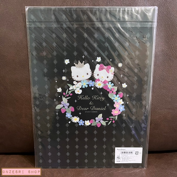 แฟ้ม A4 Sanrio Characters Harajuku ลาย Hello Kitty & Dear Daniel มีเฉพาะที่ร้าน Sanrio Shop สาขา Harajuku เท่านั้น