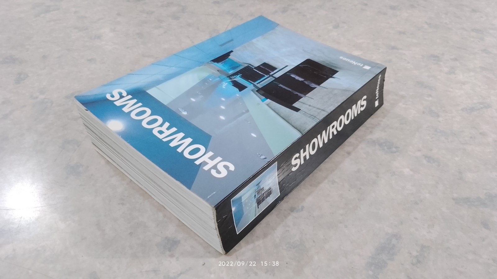 SHOWROOMS : teNeues