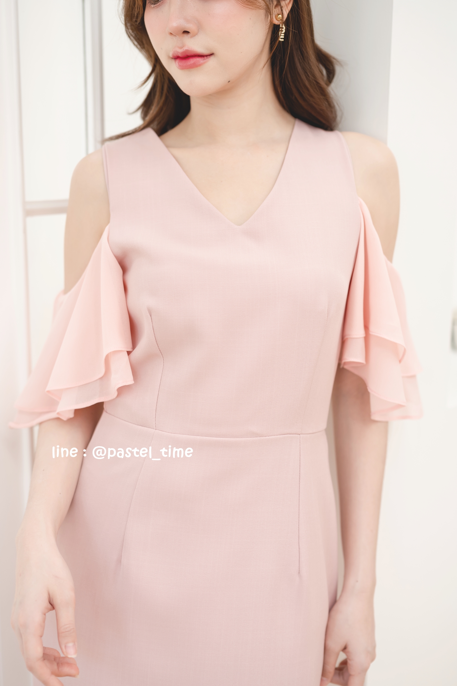 Vela off-shoulder dress : สีชมพู