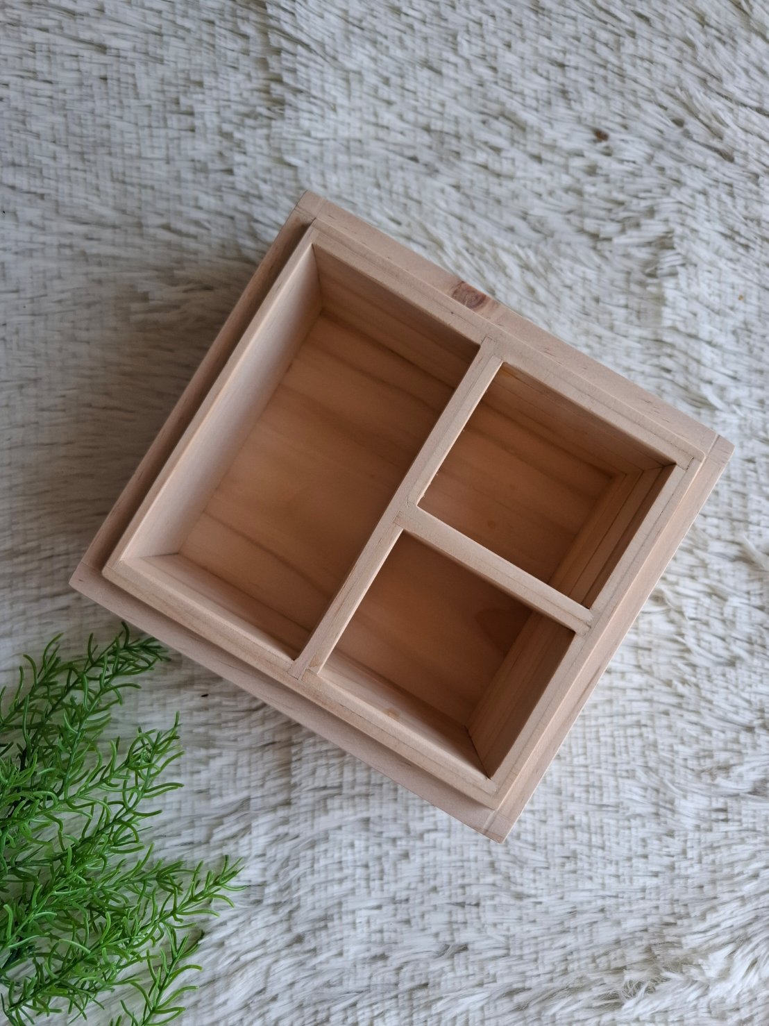 กล่องไม้ฝาครอบ