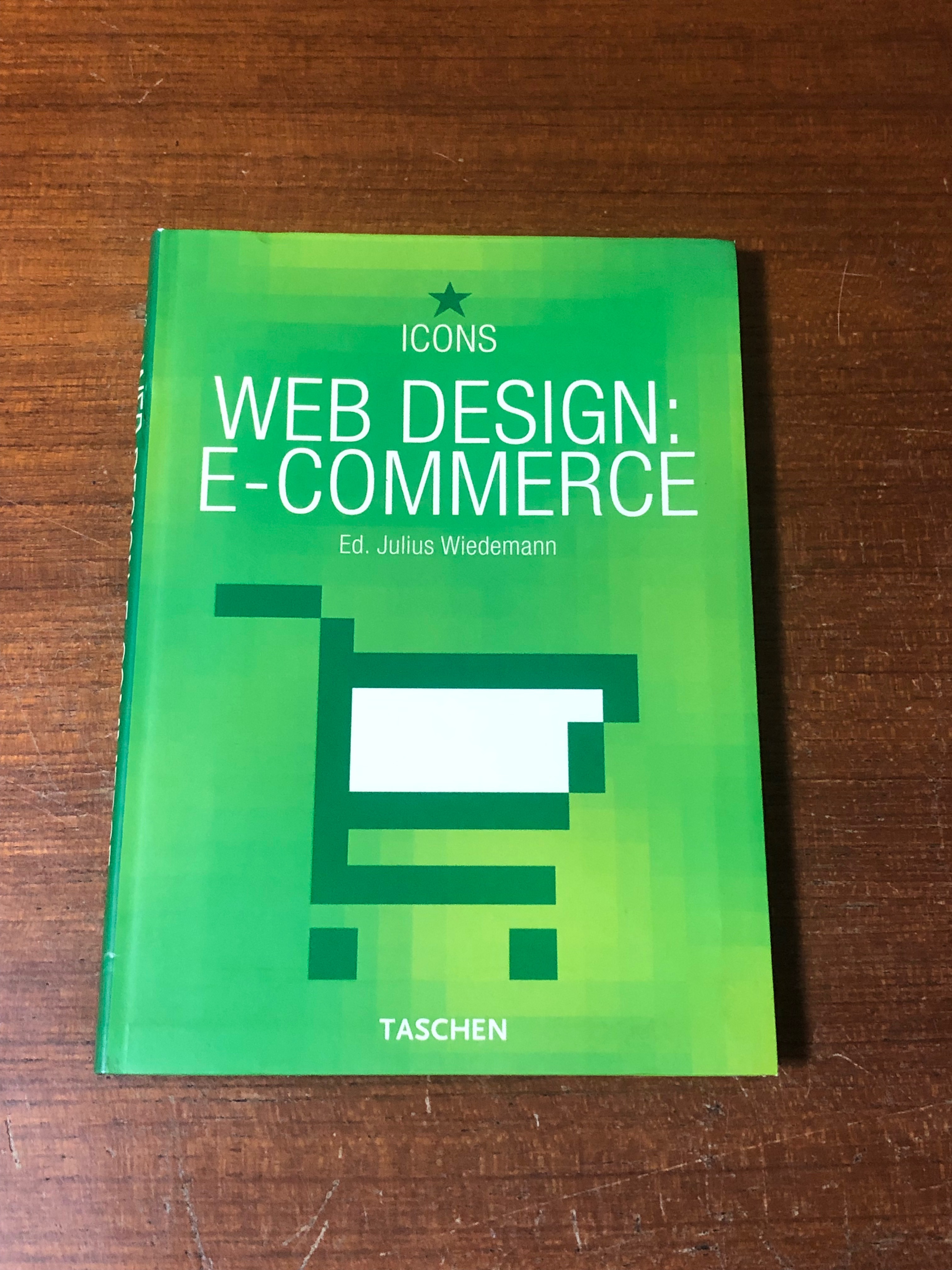 WEB DESIGN : E-COMMERCE / Ed.Julius Wiedemann