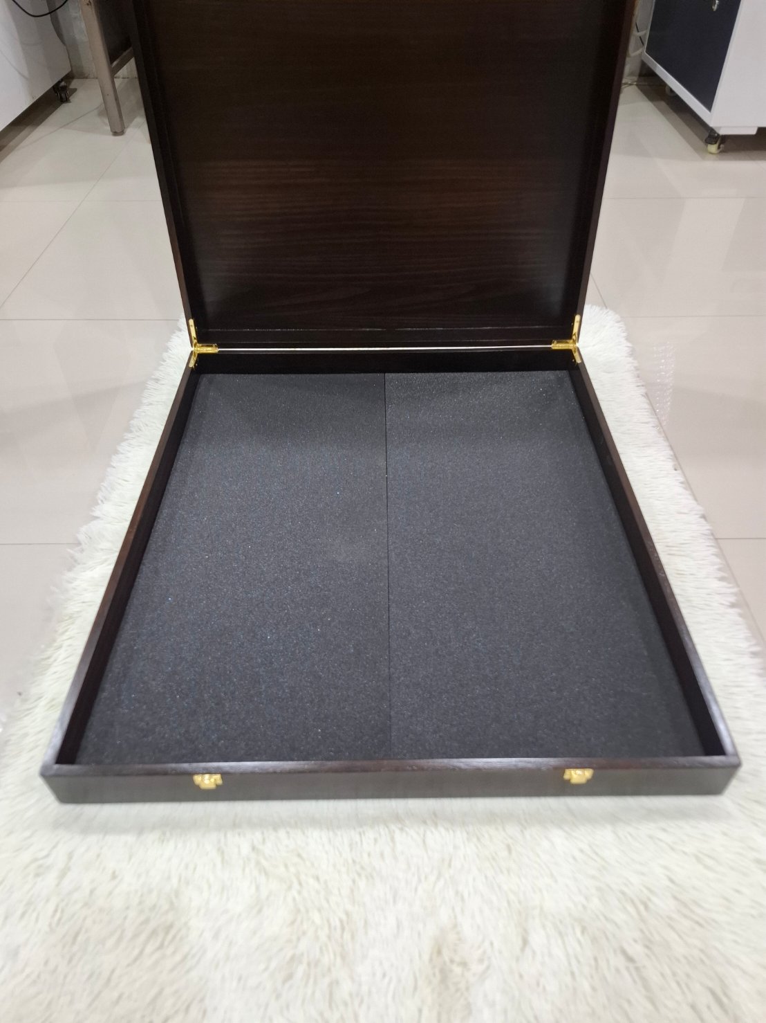 กล่องไม้สนฝาล็อค