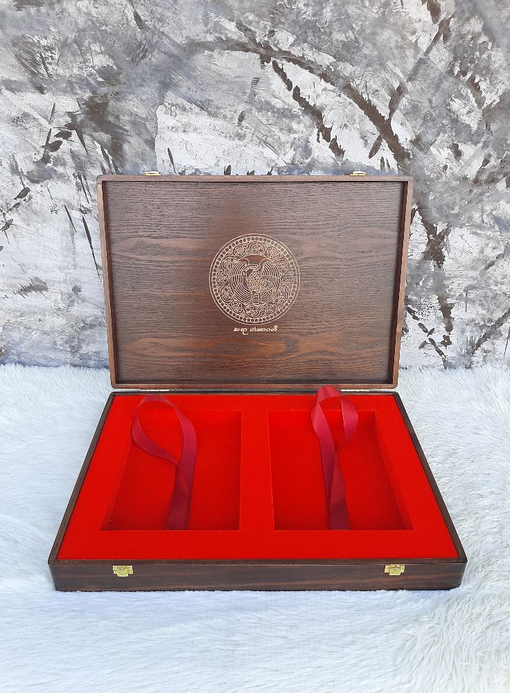 กล่องไม้ใส่หนังสือ