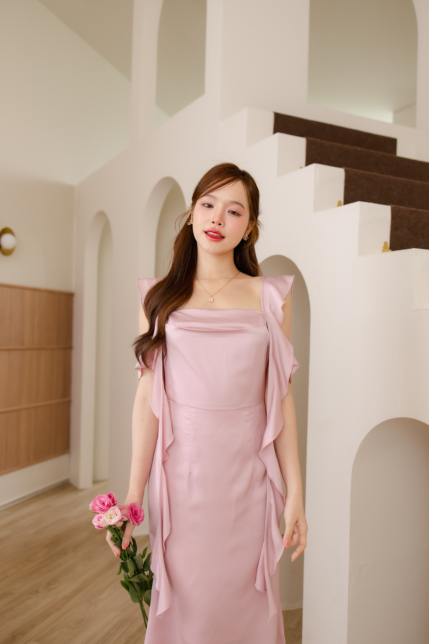 Serene Flutter Sleeve Midi Dress : สีชมพู