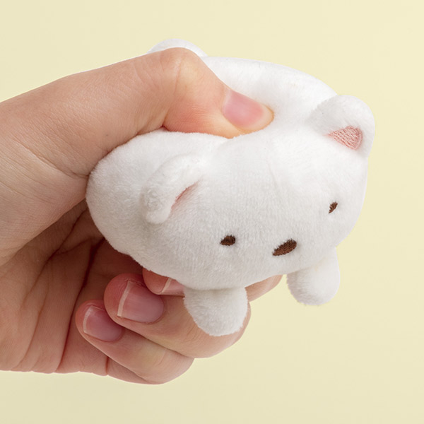 ตุ๊กตาเล็ก San-X แบบ Sumikko Gurashi (Shiro Kuma) ด้านบนมีที่ห้อย เอาโซ่หรือพวงกุญแจมาคล้องได้ ตรงตัวมีเม็ดถ่วงด้านใน ขนาด 5 x 6 x 6 ซม.