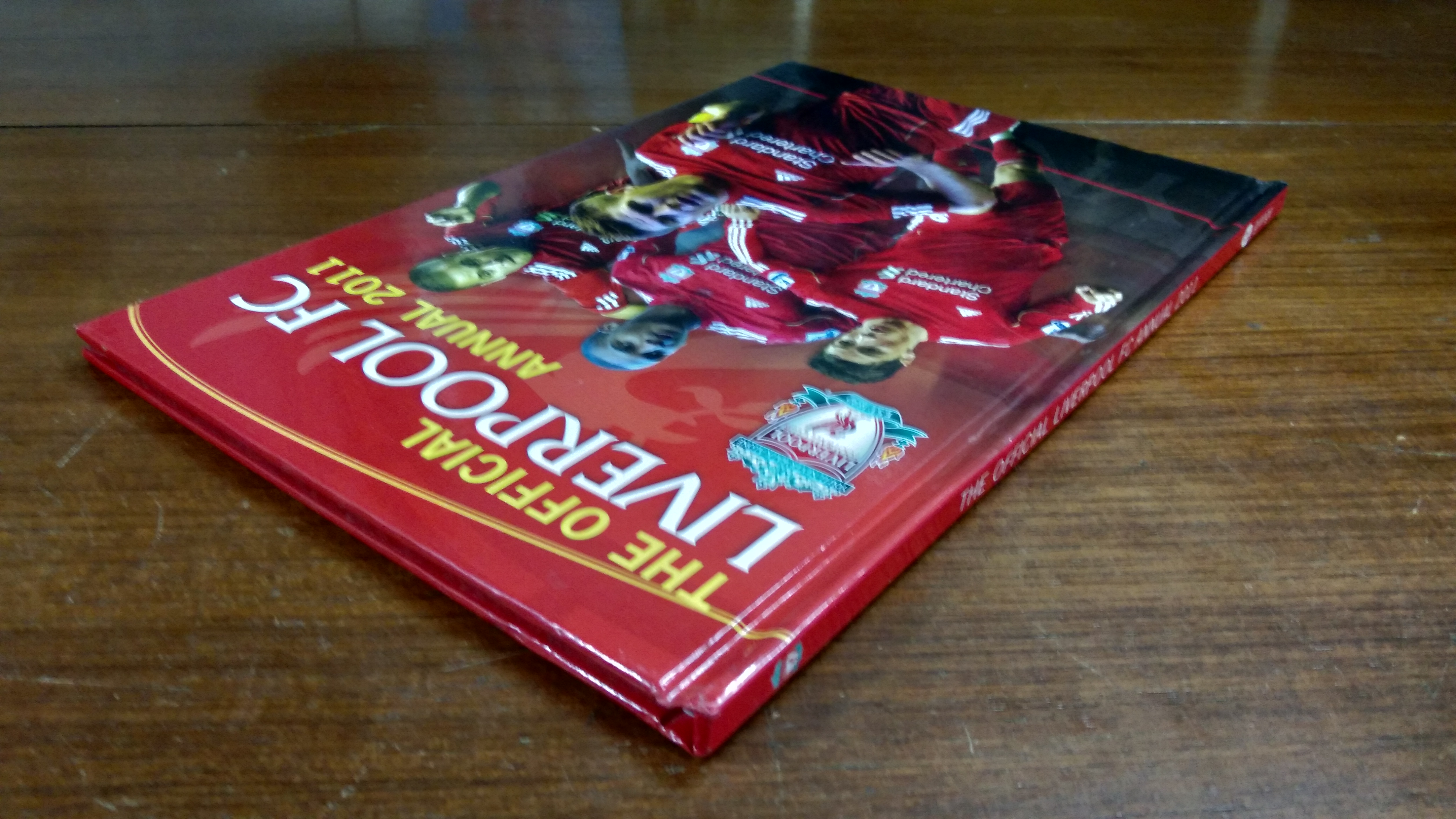 THE OFFICIAL LIVERPOOL FC ANNUAL 2011