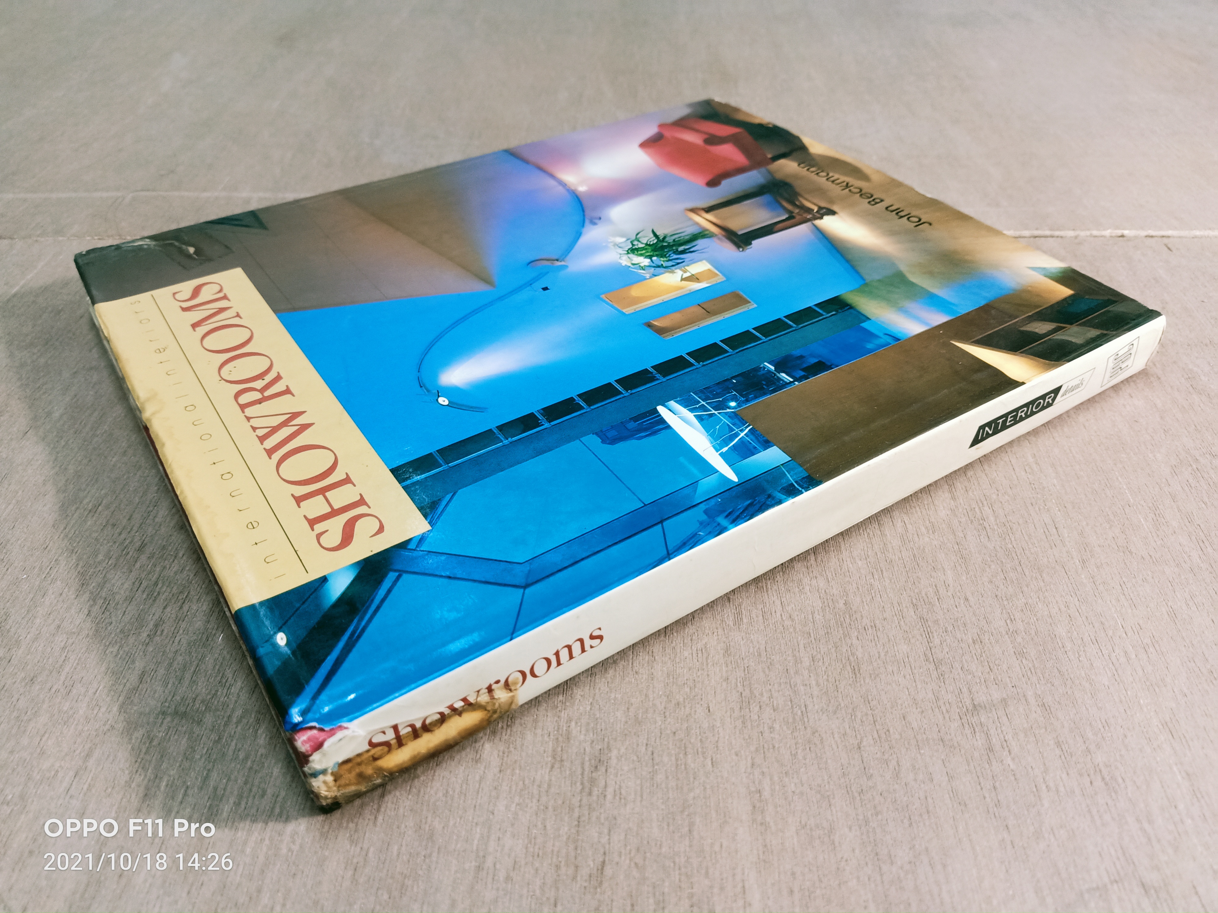 SHOWROOMS(หนังสือเล่มนี้สภาพไม่สมบรูณ์ หน้า161-162ไม่มี) / John Beckmann