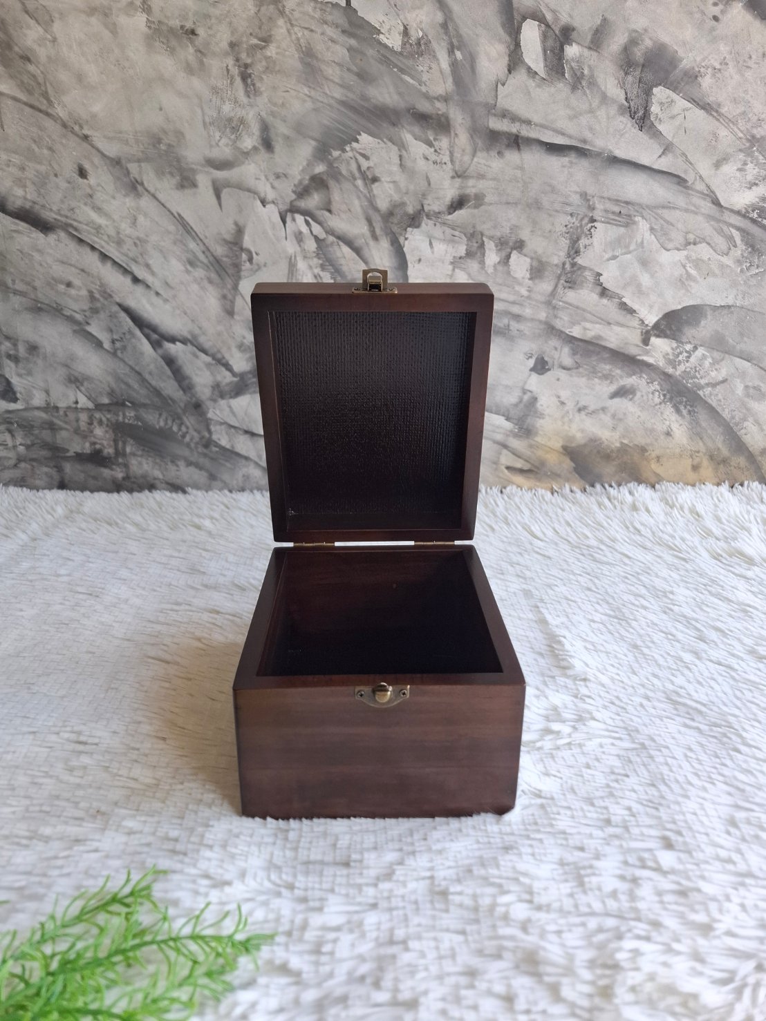 กล่องไม้สนแบบฝาล็อค