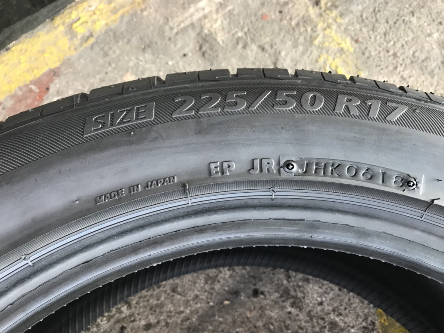 BRIDGESTONE NEXTRY 215/55-17 ยางใหม่