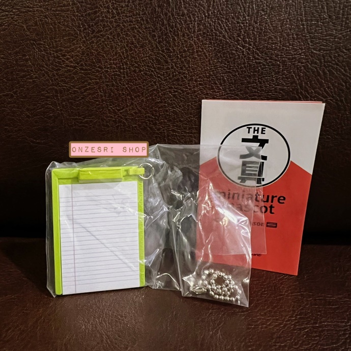 พวงกุญแจ The Stationery Miniature Mascot 3rd Season (Limited) เป็นแบบเครื่องเขียนย่อส่วน มาพร้อมพวงกุญแจไข่ปลา น่ารัก มี 8 แบบให้เลือก