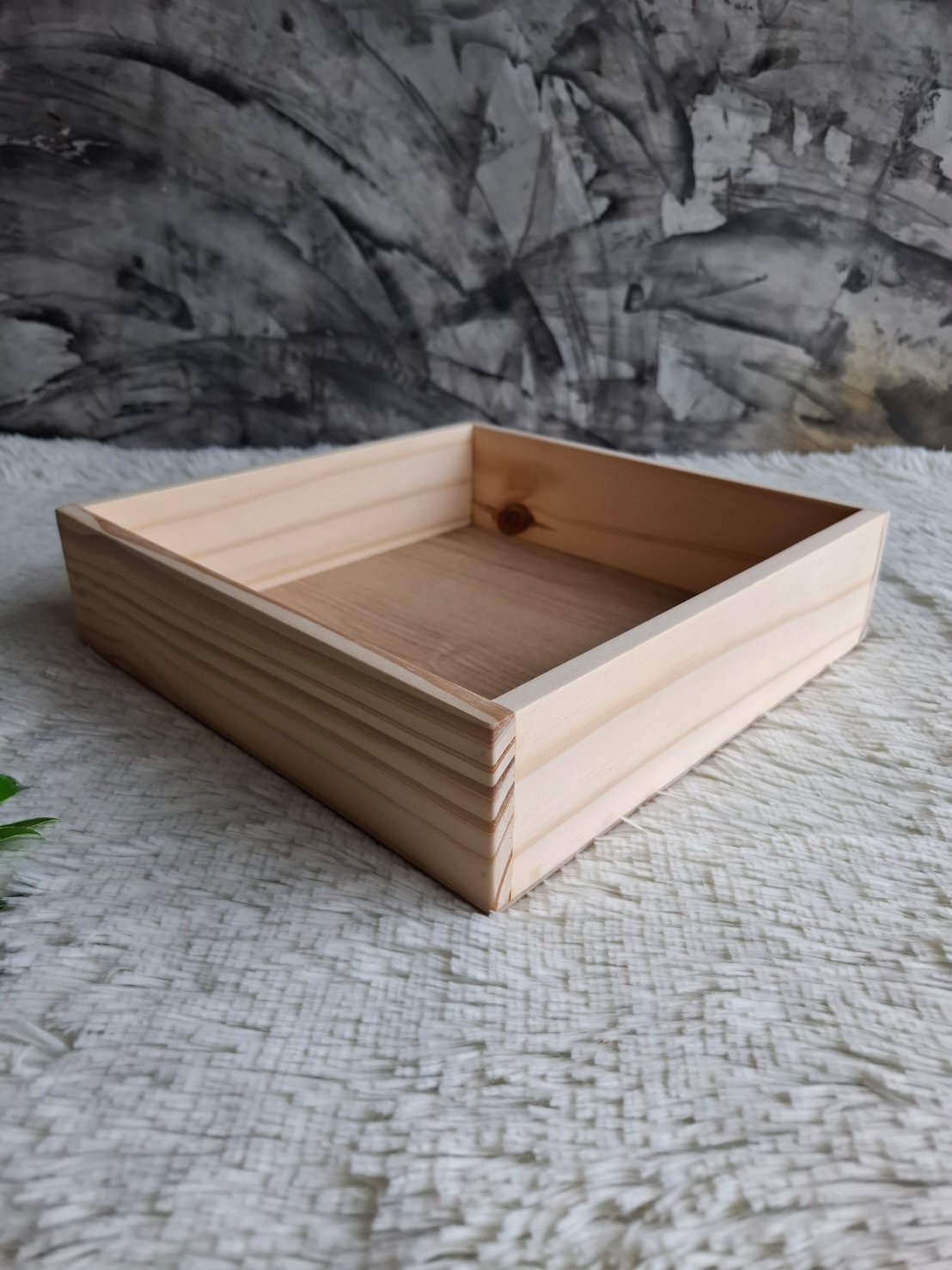 ถาดไม้สน