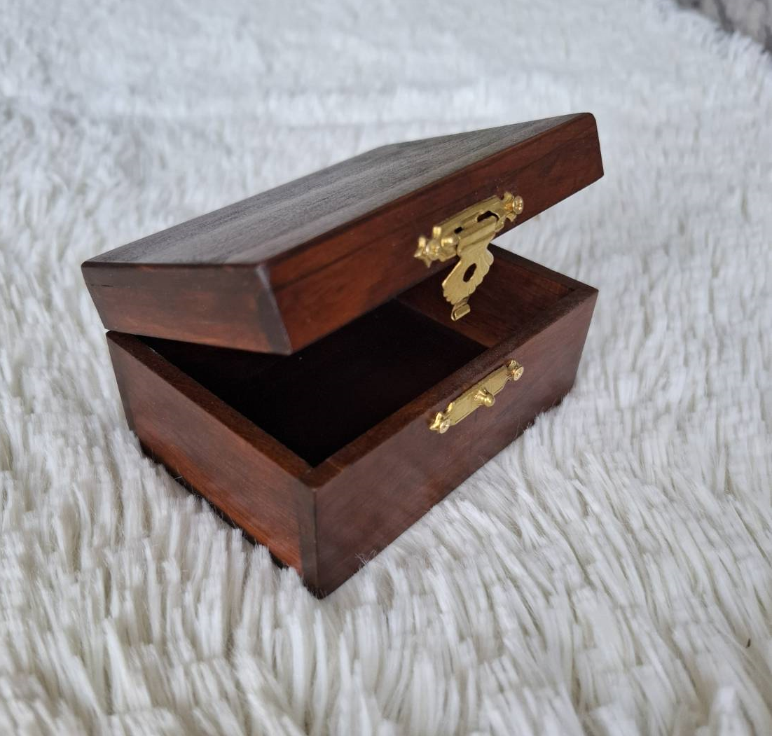 กล่องไม้แบบฝาล็อค