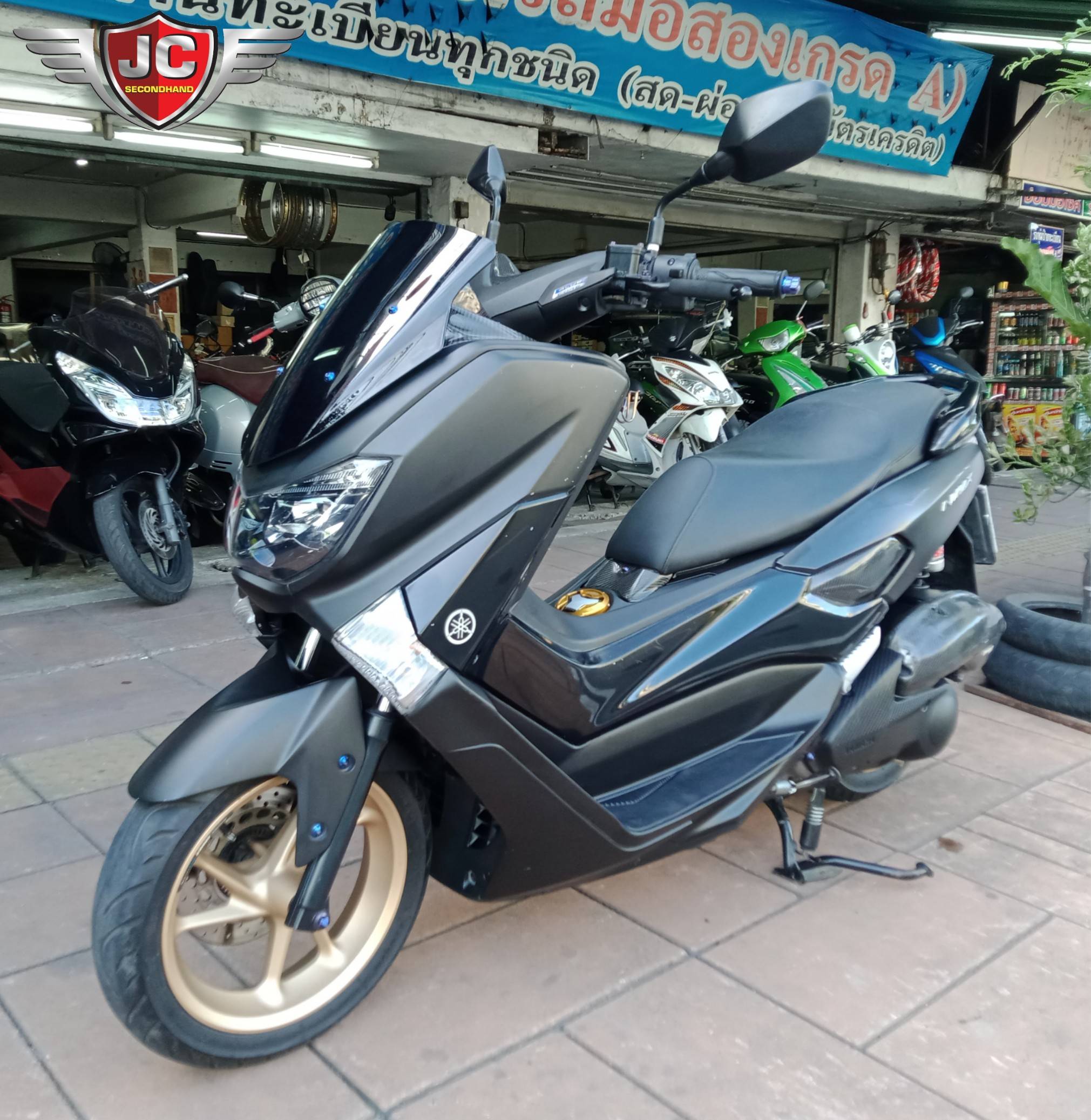 กลับมาแล้วรุ่นที่ตามหา YAMAHA NMAX155 จดทะเบียนปี61 "รถบ้านมือเดียว" เครื่องดี วิ่งโคตรดีอะ ชุดสีแท้ทั้งคัน มีรอยตามการใช้งาน มีชิ้นหุ้มแคปล่าด้วยจ้า