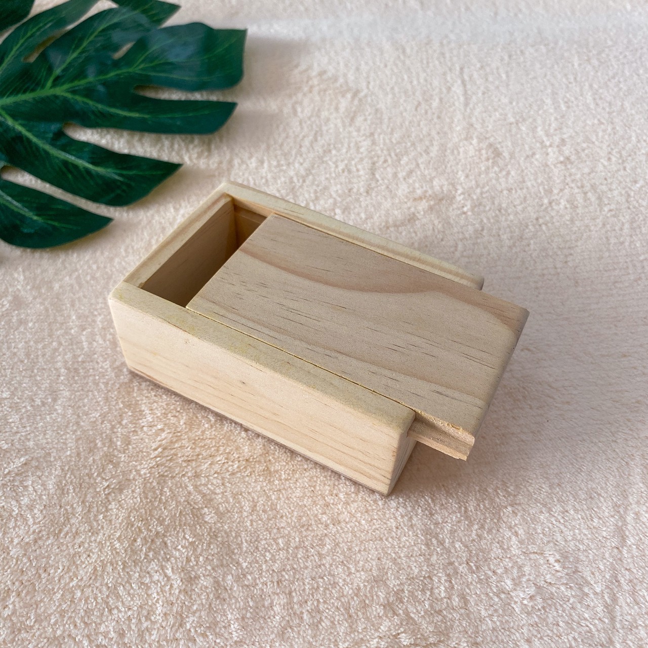 กล่อง Flash drive (Flash drive box)