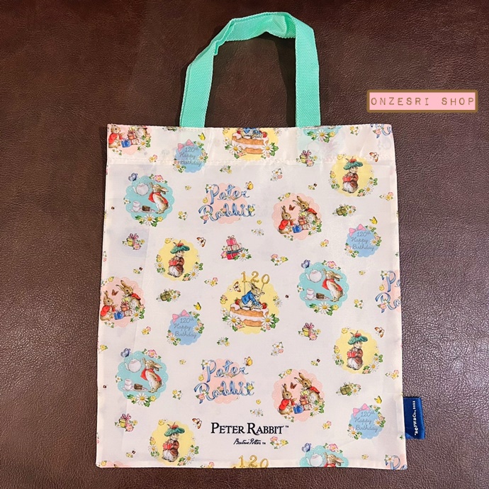 กระเป๋า Peter Rabbit 120th Anniversary Eco Bag แบบสีขาวลายพร้อย ขนาด 28 x 24.5 ซม. เป็นผ้าร่มบาง
