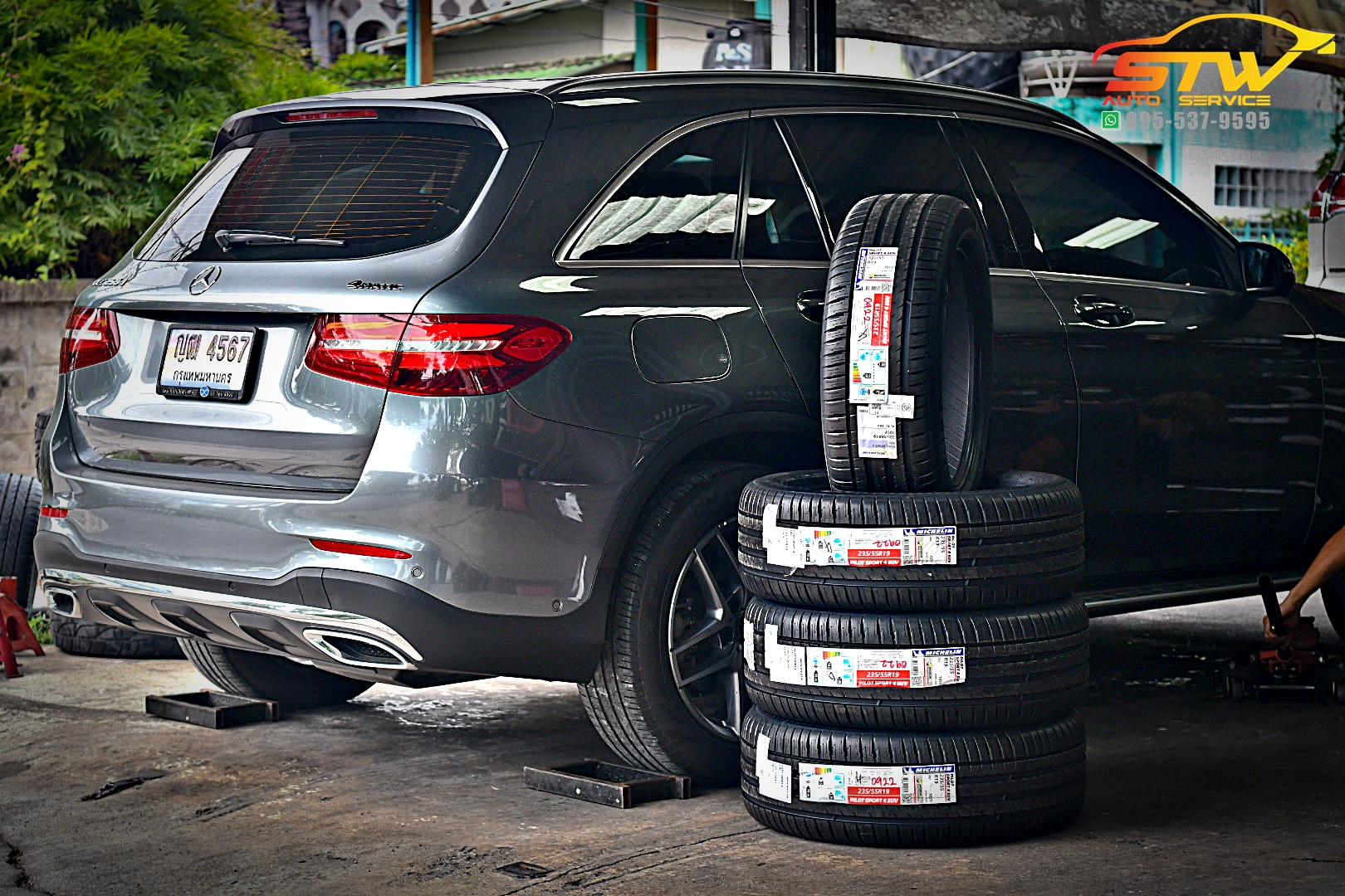 เปลี่ยนยาง Mercedes Benz GLC250d MICHELIN PILOT SPORT 4 SUV 235/55R19 105Y