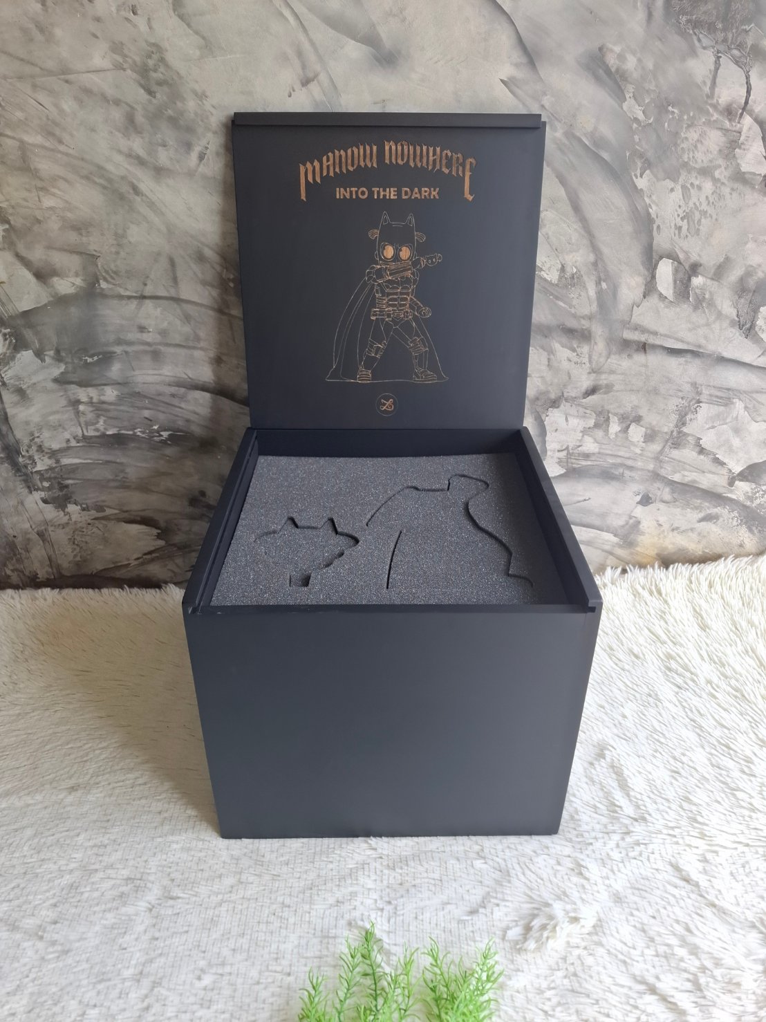 กล่องไม้ใส่โมเดล