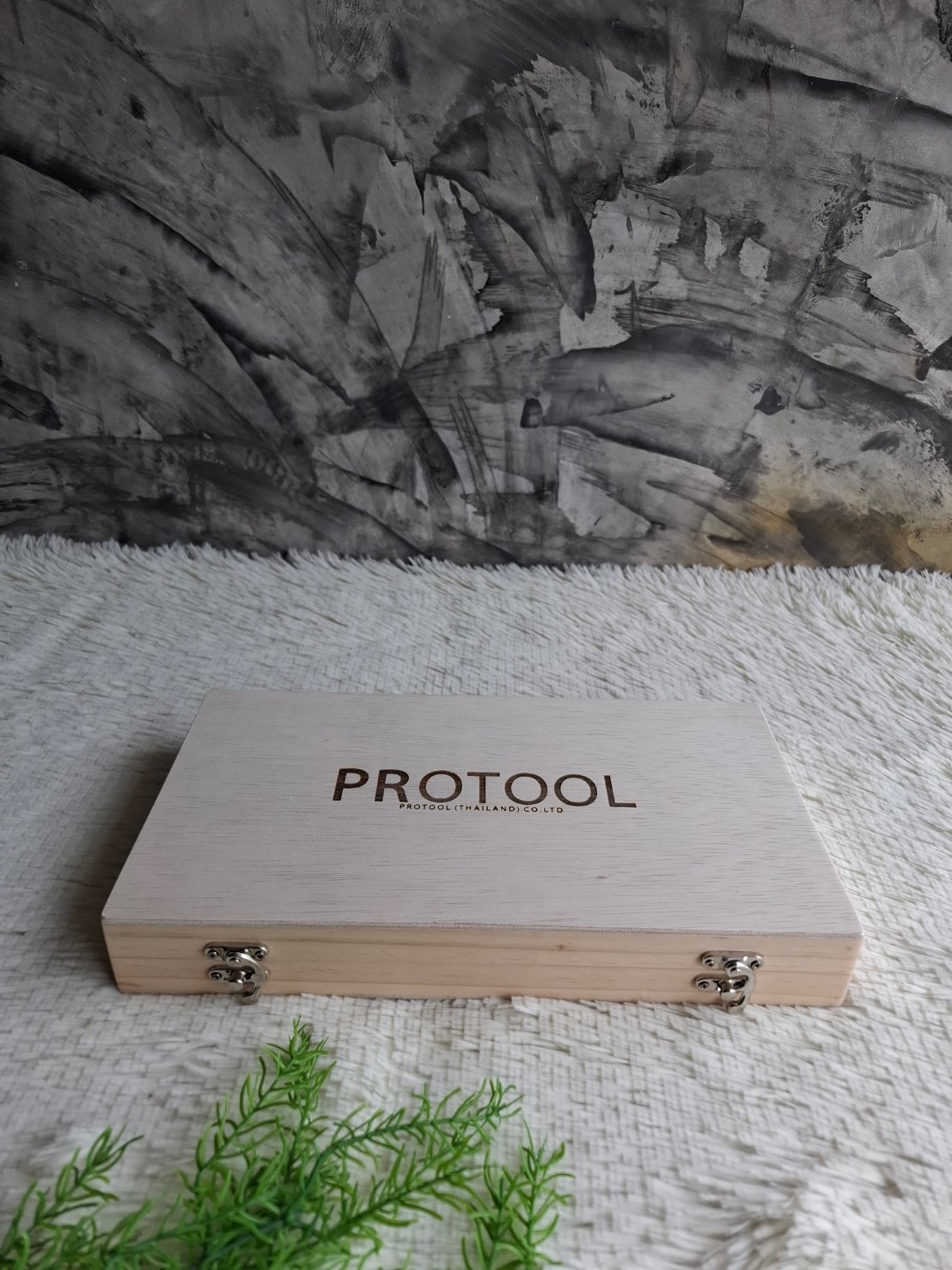 กล่องไม้สนฝาล็อค