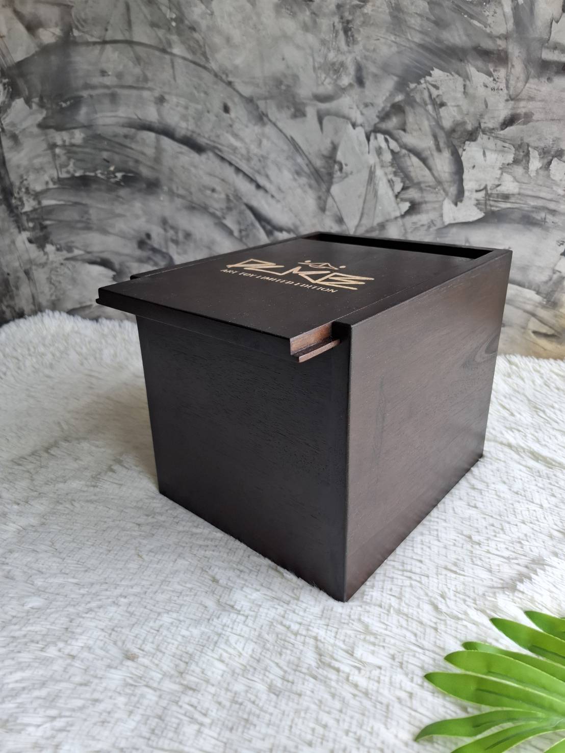 กล่องไม้ฝาสไลด์สีโอ็ค