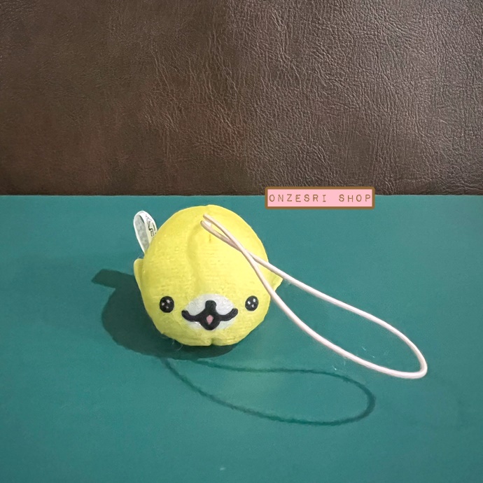 พวงตุ๊กตายางยืด Mamegoma Yuru Yuru Gurashi Chokonto ขนาด 3 x 5.5 ซม. (เฉพาะตัว) ด้านบนเป็นยางยืด ไว้ห้อยของ ทำเป็นพวงกุญแจได้ มี 5 แบบให้เลือก
