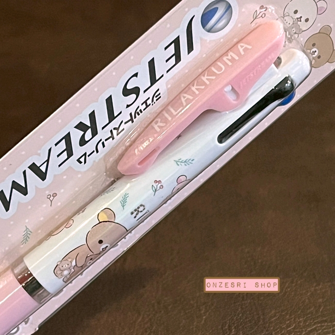 ปากกา San-X Jetstream 0.5 ลาย Chairoikoguma & Doll สีชมพูขาว หมึกมี 3 สี แดง ดำ น้ำเงิน ตรงที่เสียบเป็นแบบคลิป ติดแน่น