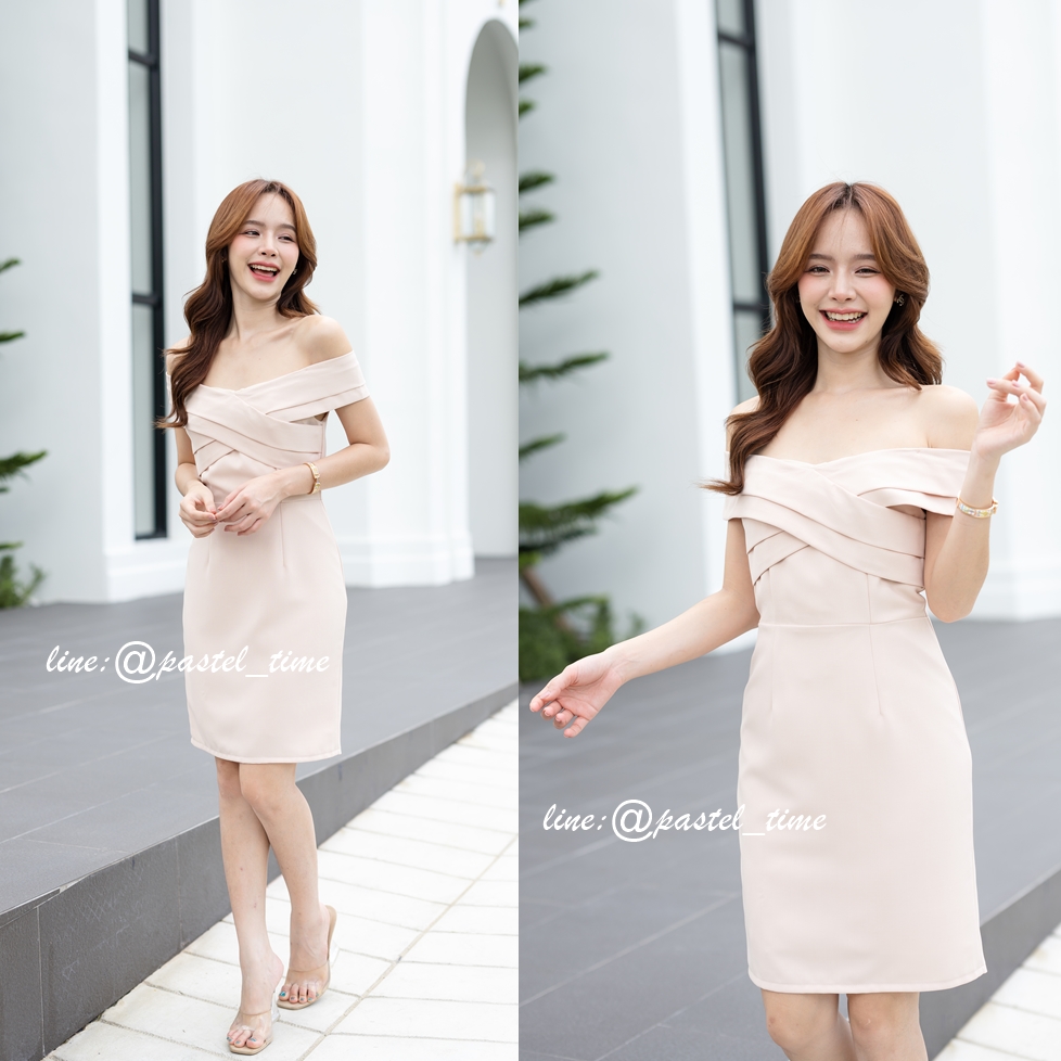 Cynthia Open Shoulder Dress : สีครีม