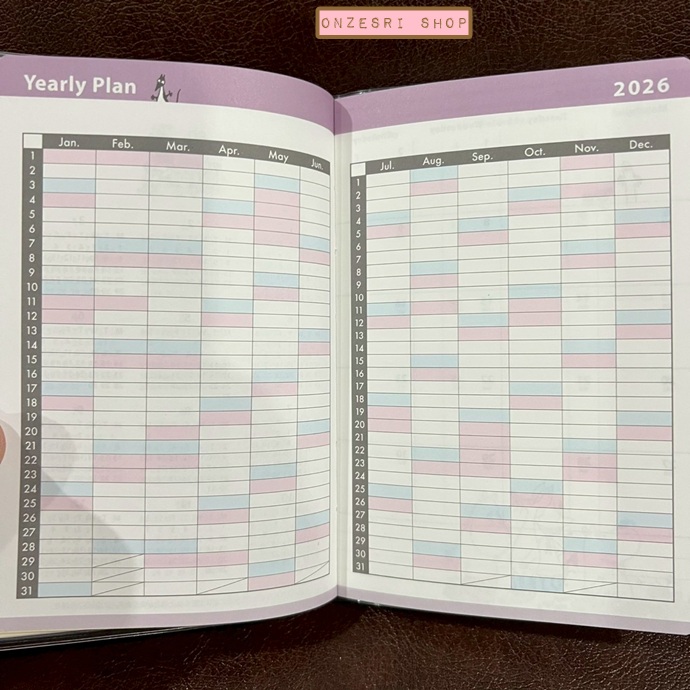 สมุด 2026 Schedule Book เล่มเล็ก B7 ลาย Moomin Dining ขนาด 8.9 x 13.4 ซม. (64 หน้า) มีให้จดตั้งแต่เดือน 10/2025 - 12/2026 เป็นปฎิทินแบบ monthly