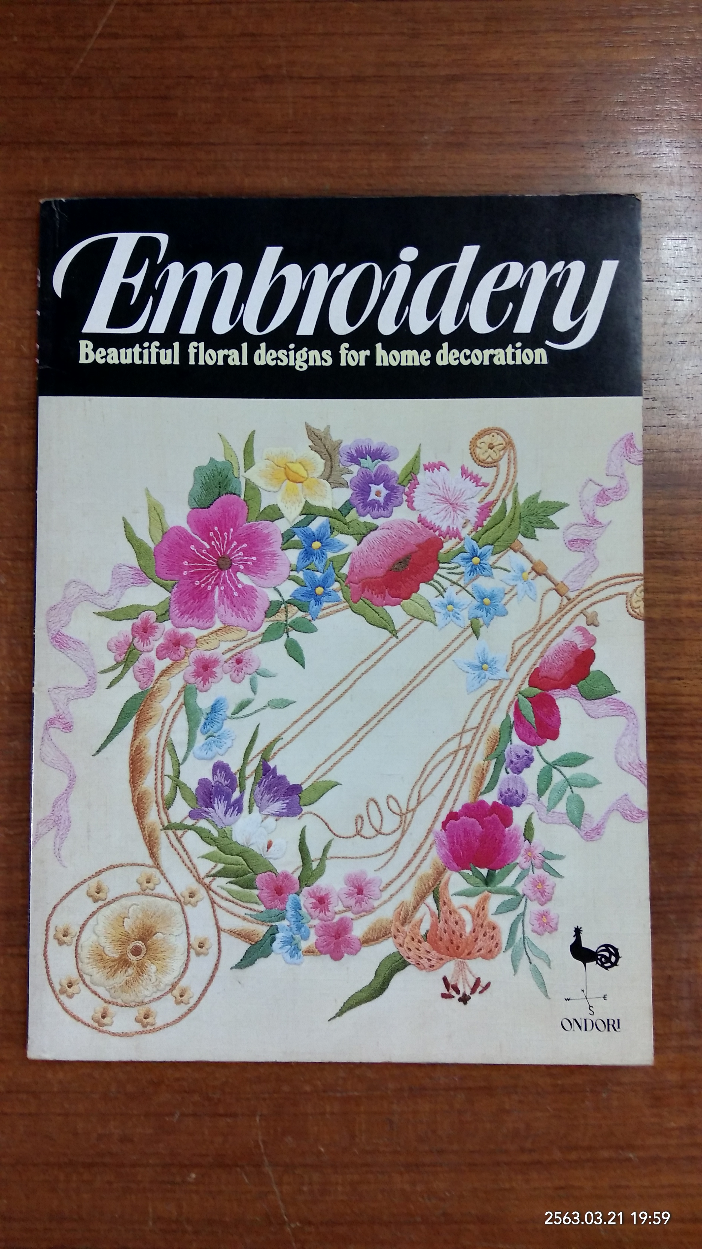 Embroidery Beautiful floral designs for home decoration
