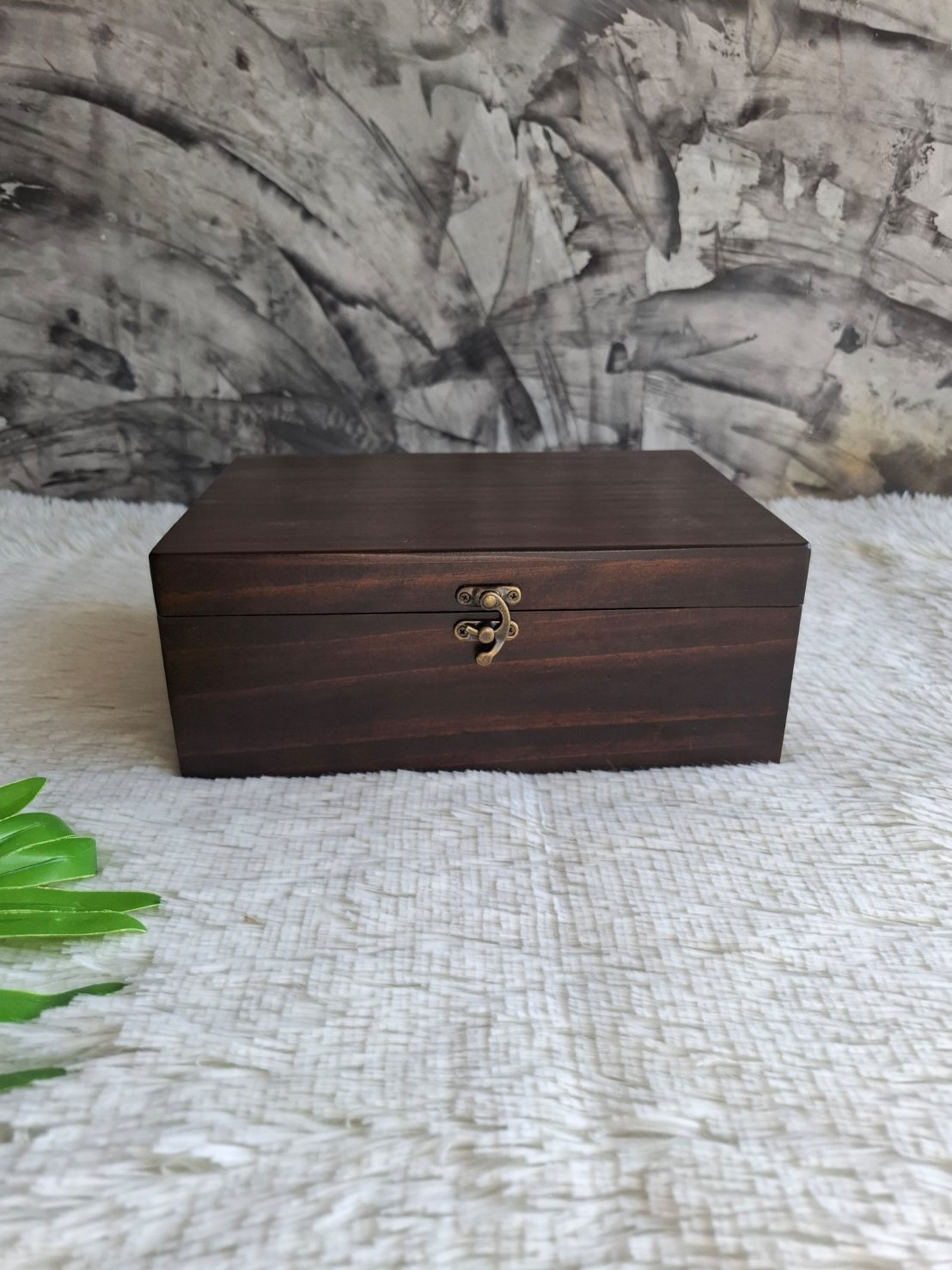 กล่องไม้สนฝาล็อค