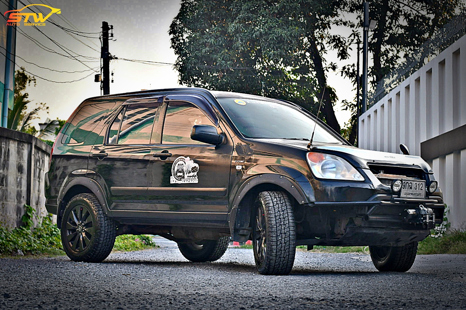 ยาง FALKEN WILDPEAK AT TRAIL 235/60R17 106H ติดตั้งใส่ HONDA CRV