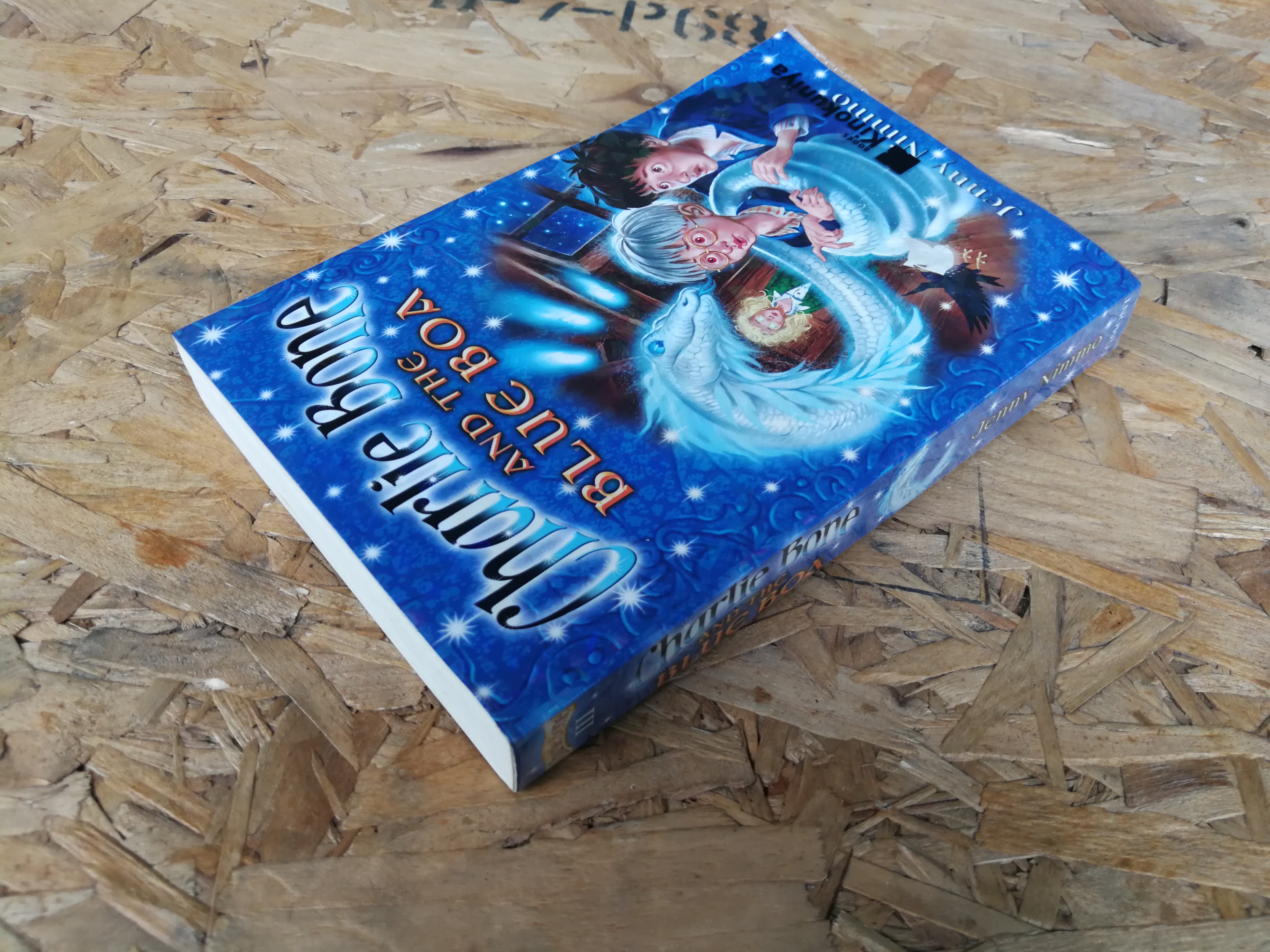 Charlie Bone AND THE BLUE BOA / Jenny Nimmo