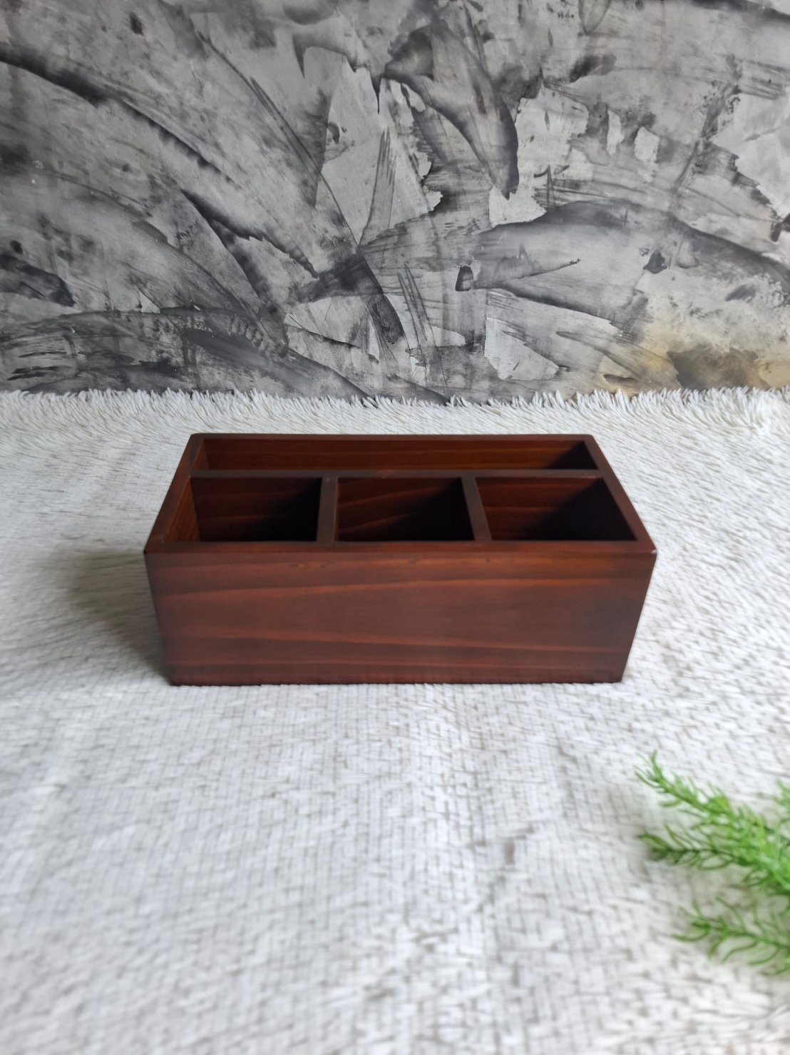 ถาดไม้ใส่ช้อนส้อม