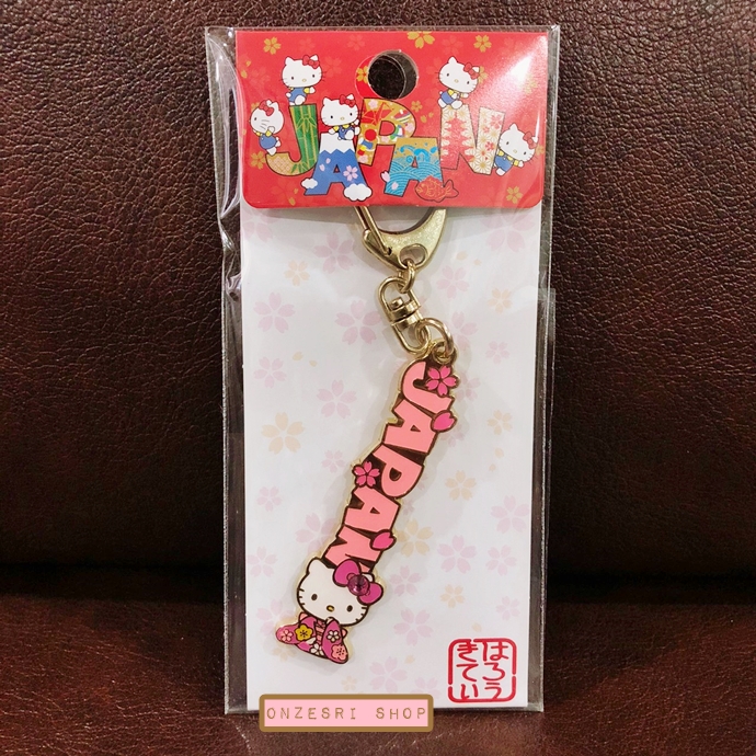 พวงกุญแจ Hello Kitty x Japan (Limited) แบบสีชมพู ทำจากโลหะ ประดับเพชร น่ารักมาก ขนาด 11.8 x 5.7 x 0.5 ซม.