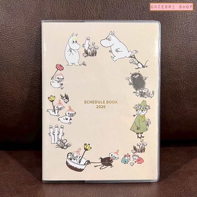 สมุด 2026 Schedule Book เล่มบาง A6 ลาย Moomin สีครีม ขนาด 10.5 x 15.2 ซม. (64 หน้า) มีให้จดตั้งแต่เดือน 10/2025 - 12/2026 เป็นปฎิทินแบบ monthly