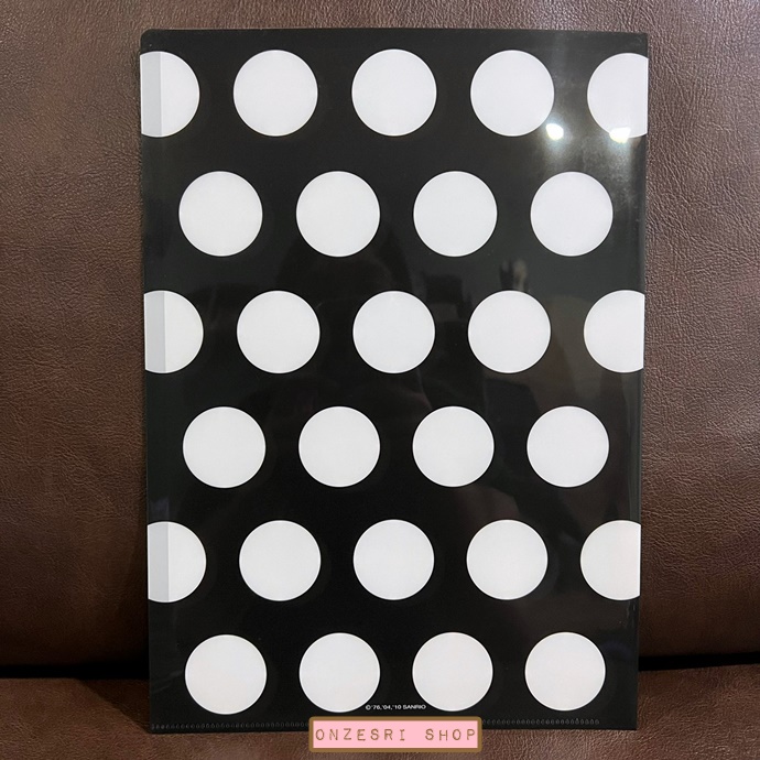 เซ็ตแฟ้ม A4 Hello Kitty x Alice in Wonderland มี 2 แฟ้มในเซ็ต