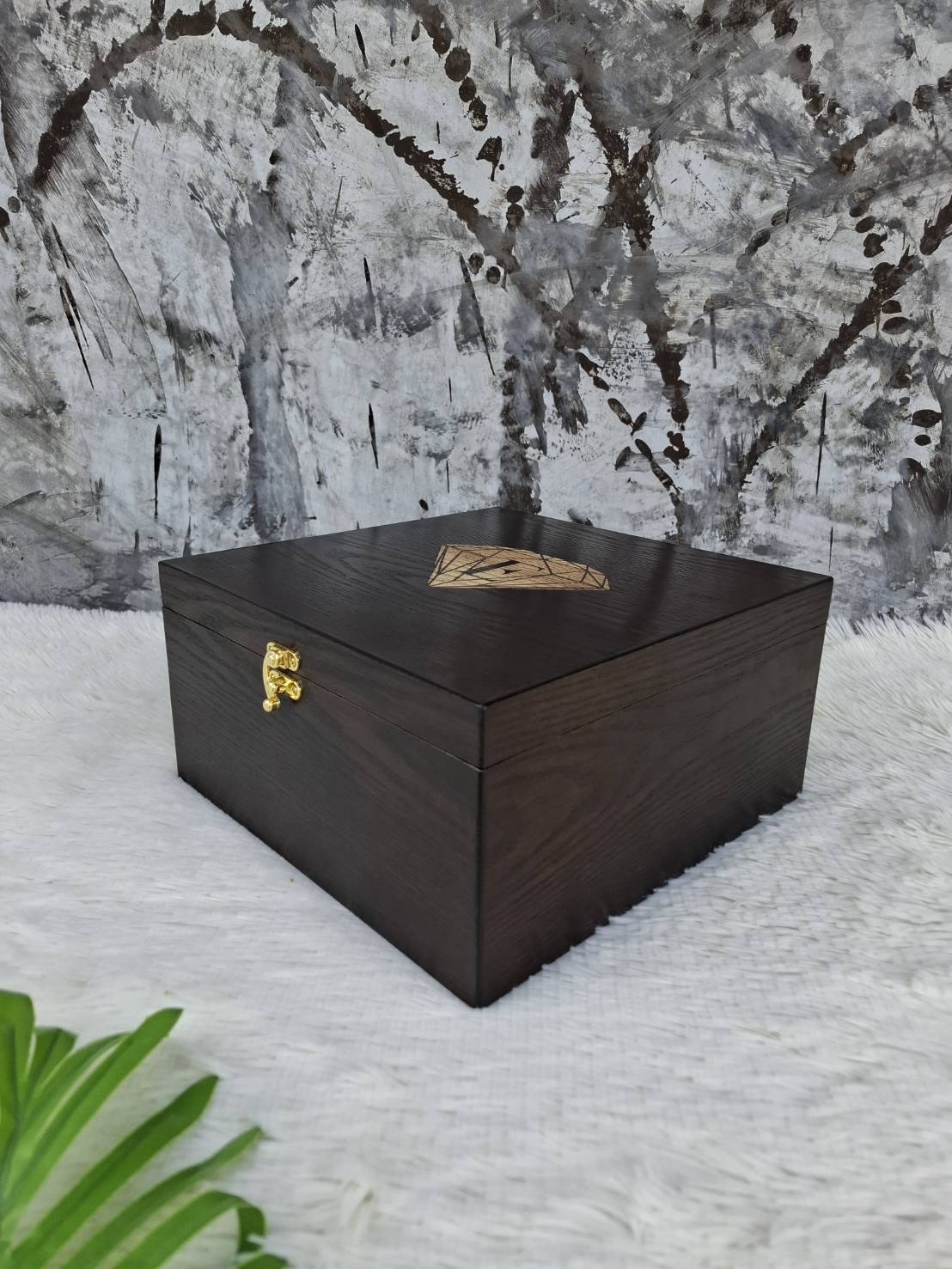 กล่องไม้ฝาล็อค