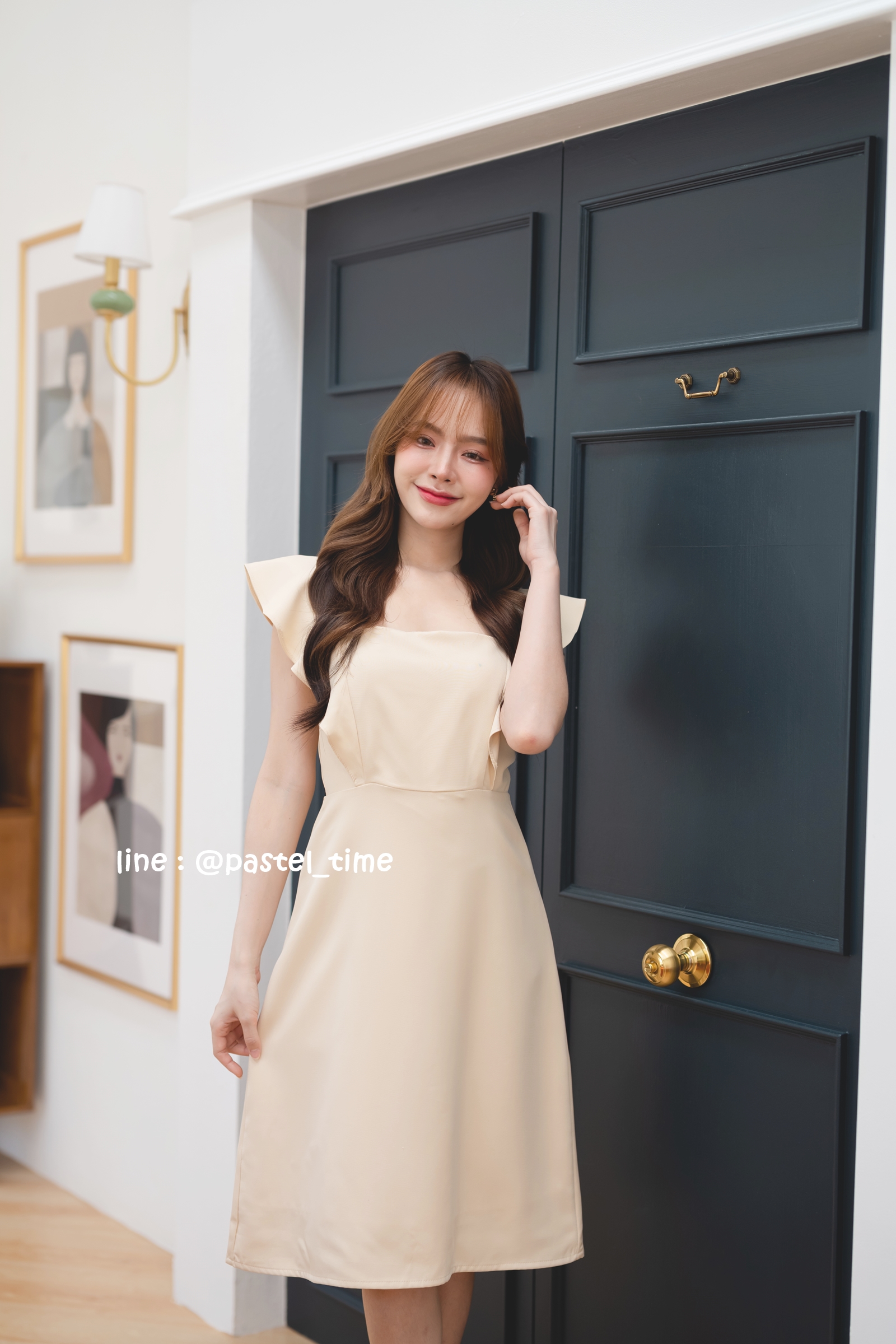Rika Ruffle Dress : สีครีม