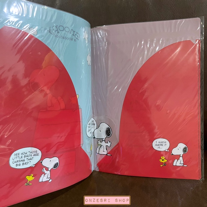 แฟ้ม A4 ลาย Snoopy Pop-up สีฟ้า-แดง ใส่เอกสารได้แบบช่อง Pocket ซ้ายขวา ตรงกลางเป็น Pop-up ขึ้นมาได้