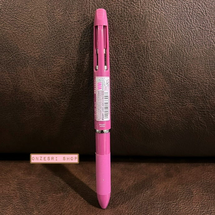 ปลอกปากกา Pilot Hi-Tec-C Coleto 500 เป็นปลอกแบบโลหะ ใส่หมึกได้ 4 ไส้ แบบ ViVi Magazine (Japan Limited) มี 2 แบบให้เลือก