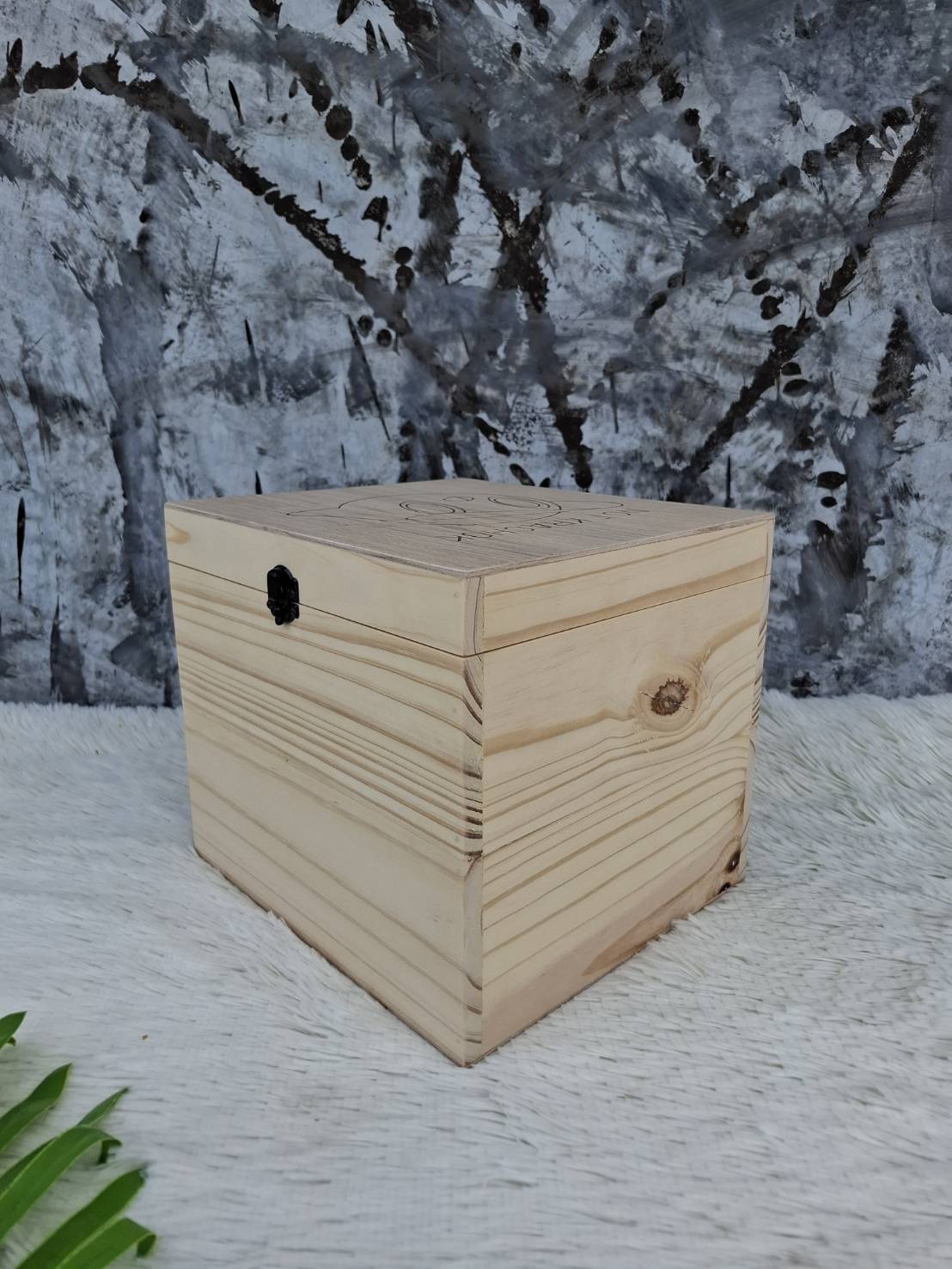 กล่องไม้ใส่โมเดลตุ๊กตา