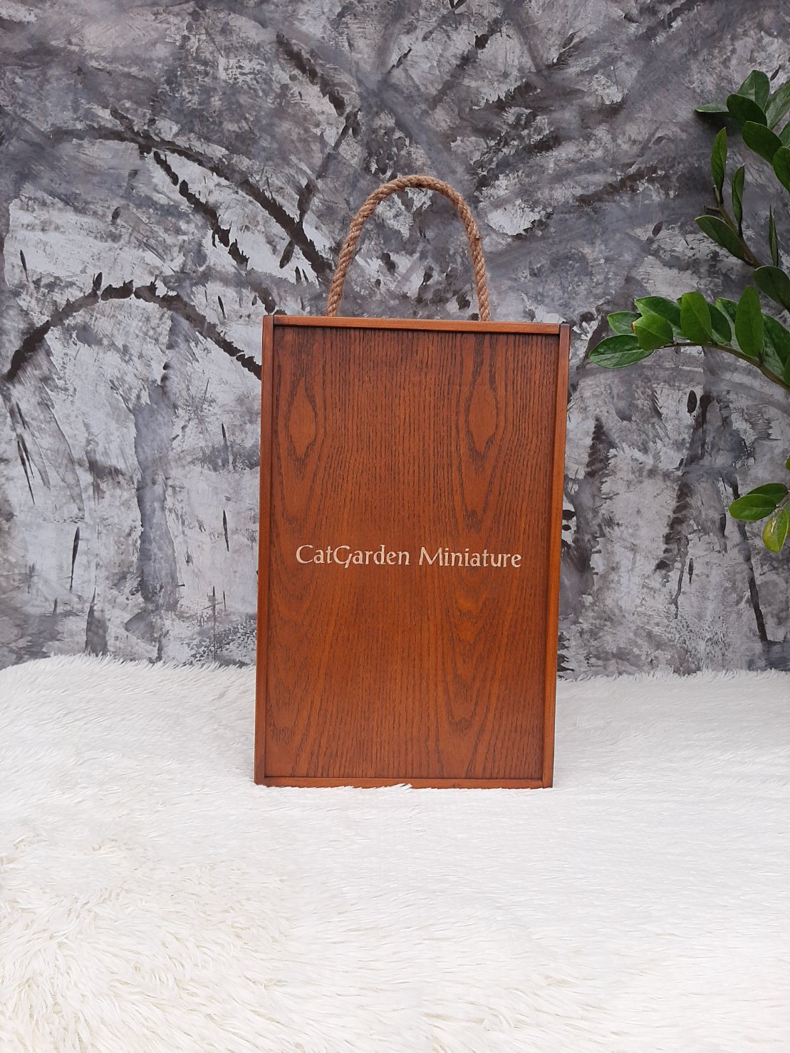 กล่องไม้มีสายเชือกหิ้วได้