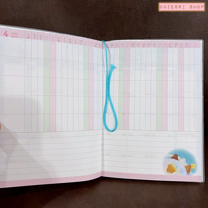 สมุด 2026 Schedule Book เล่มกลาง B6 ลาย Asano Yoshida - Bear & Penguin ขนาด 12.8 x 18.4 ซม. (80 หน้า) มีให้จดตั้งแต่เดือน 10/2025 - 12/2026 เป็นปฎิทินแบบ monthly